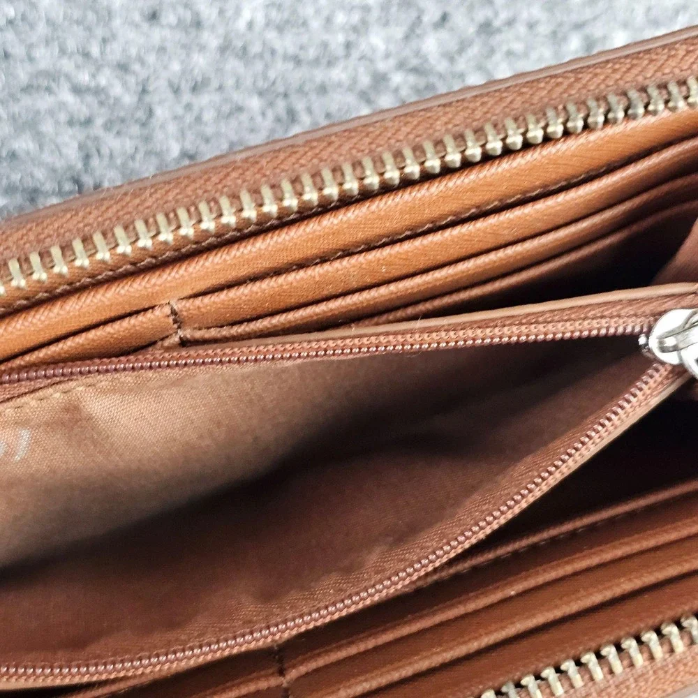 Fossil Wallet Womens Brown Leather Zip Around Accordion Credit Card Organizer